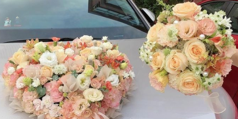 Cam kết chất lượng xe và trang trí hoa tươi